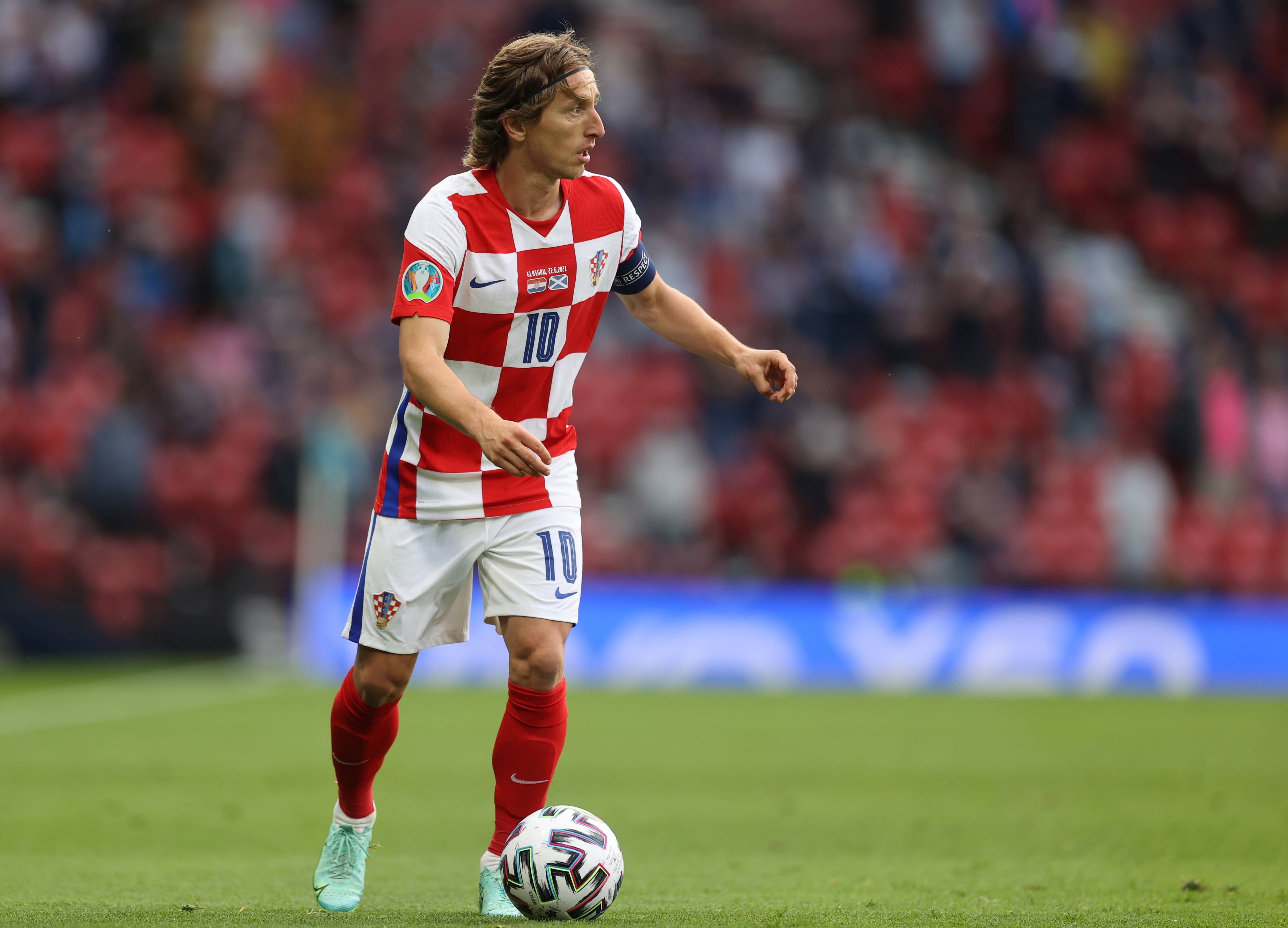 C罗英超103球领跑葡萄牙球员榜，B费66球居次