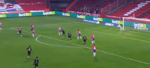 击球员的反应说明了一切！埃里克-费迪万磁王式的“吸入”美技你打几分？